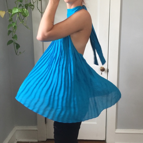 Alice + Olivia Blue Silk Pleated Halter Neck Top - Picture 7 of 8